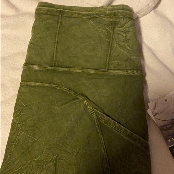 Lululemom legging - Picture 9 of 10